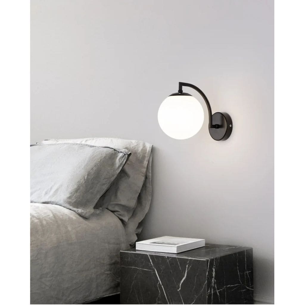 Discreet elegance wall light