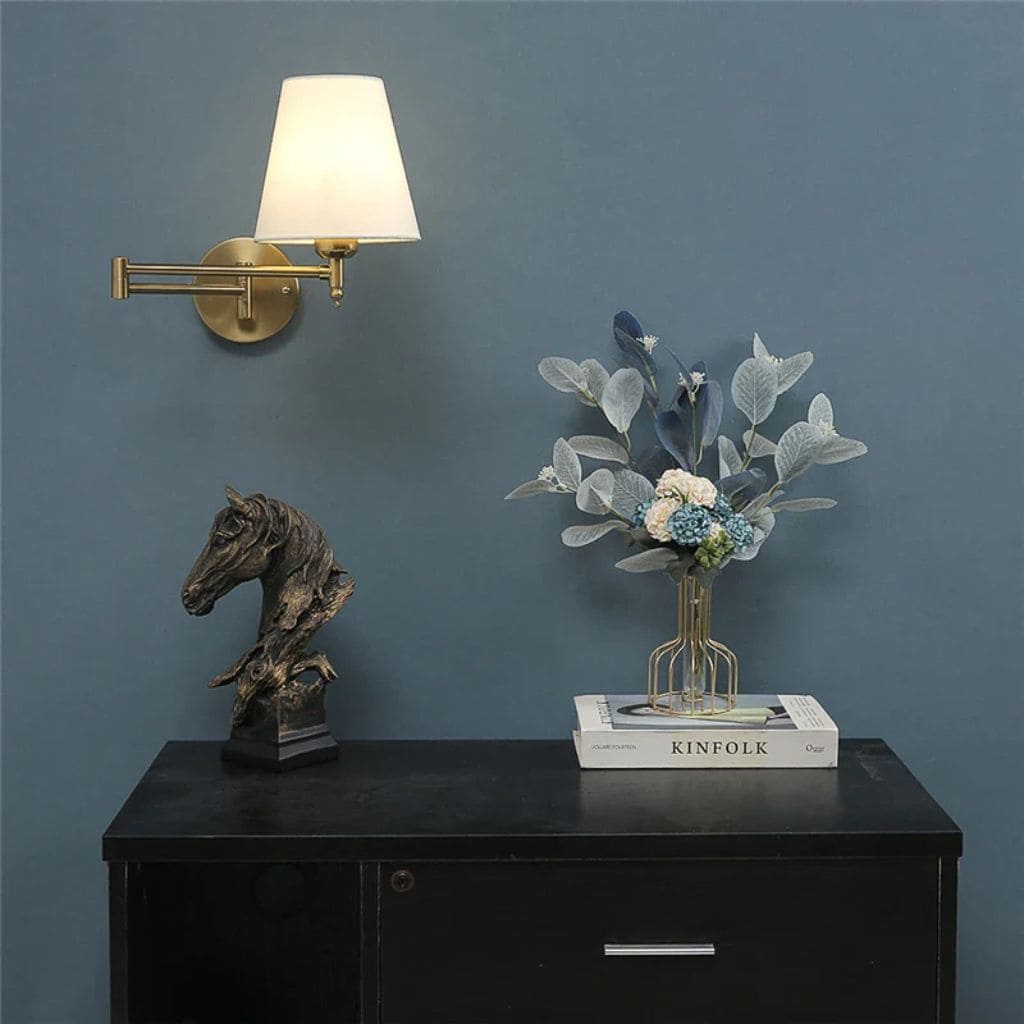 Foldable wall light