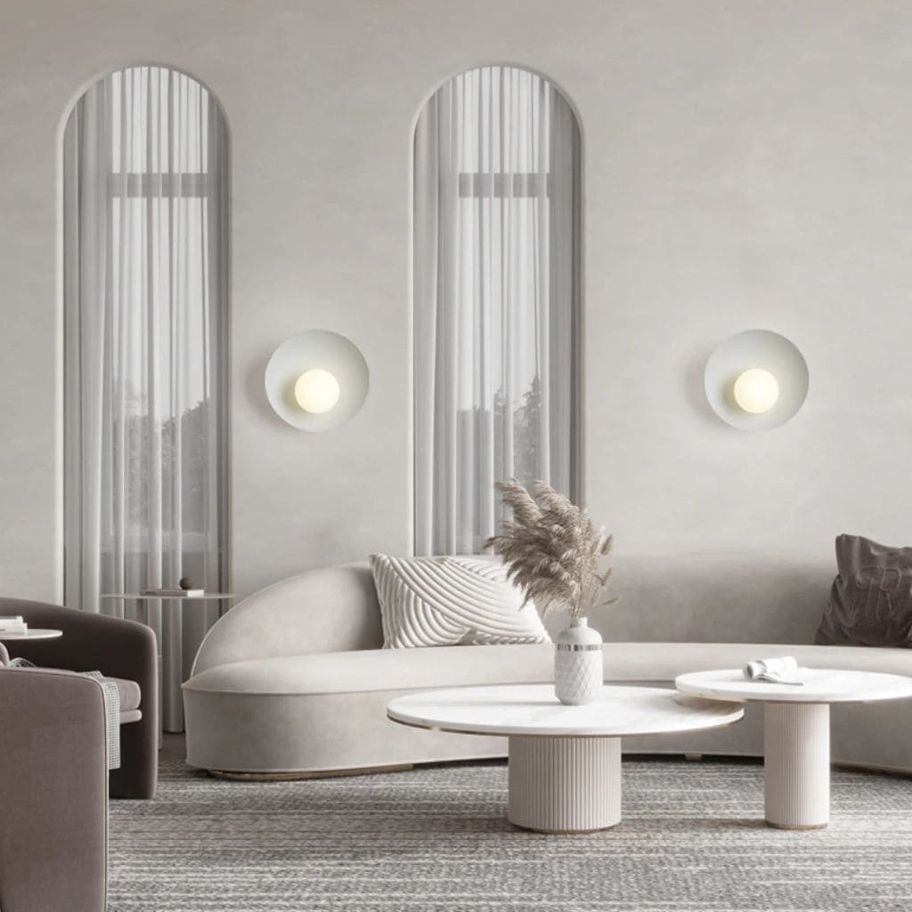 Modern and simple round wall light