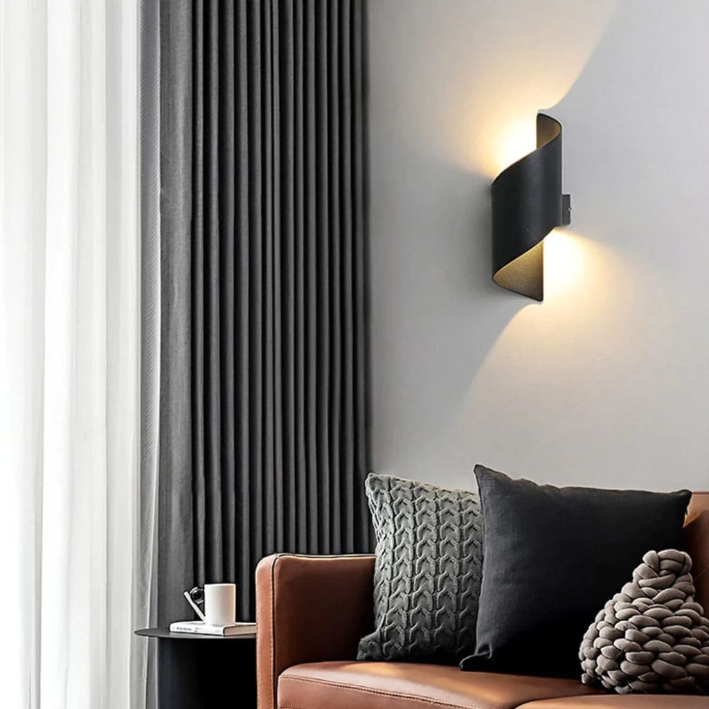 Aluminum spiral wall light