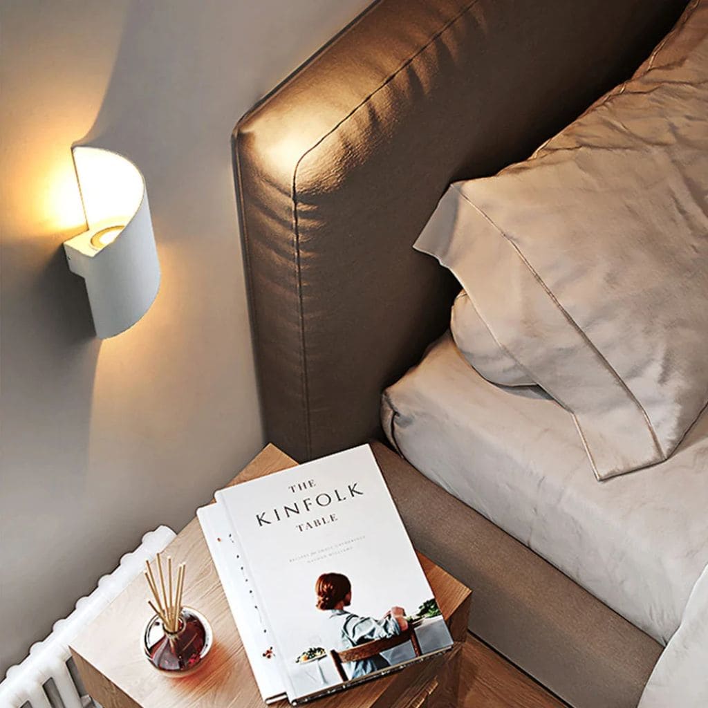 Aluminum spiral wall light