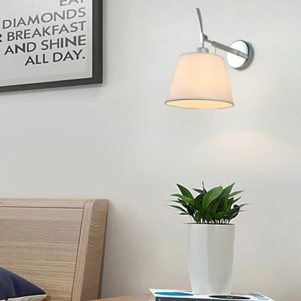 Tolomeo wall light