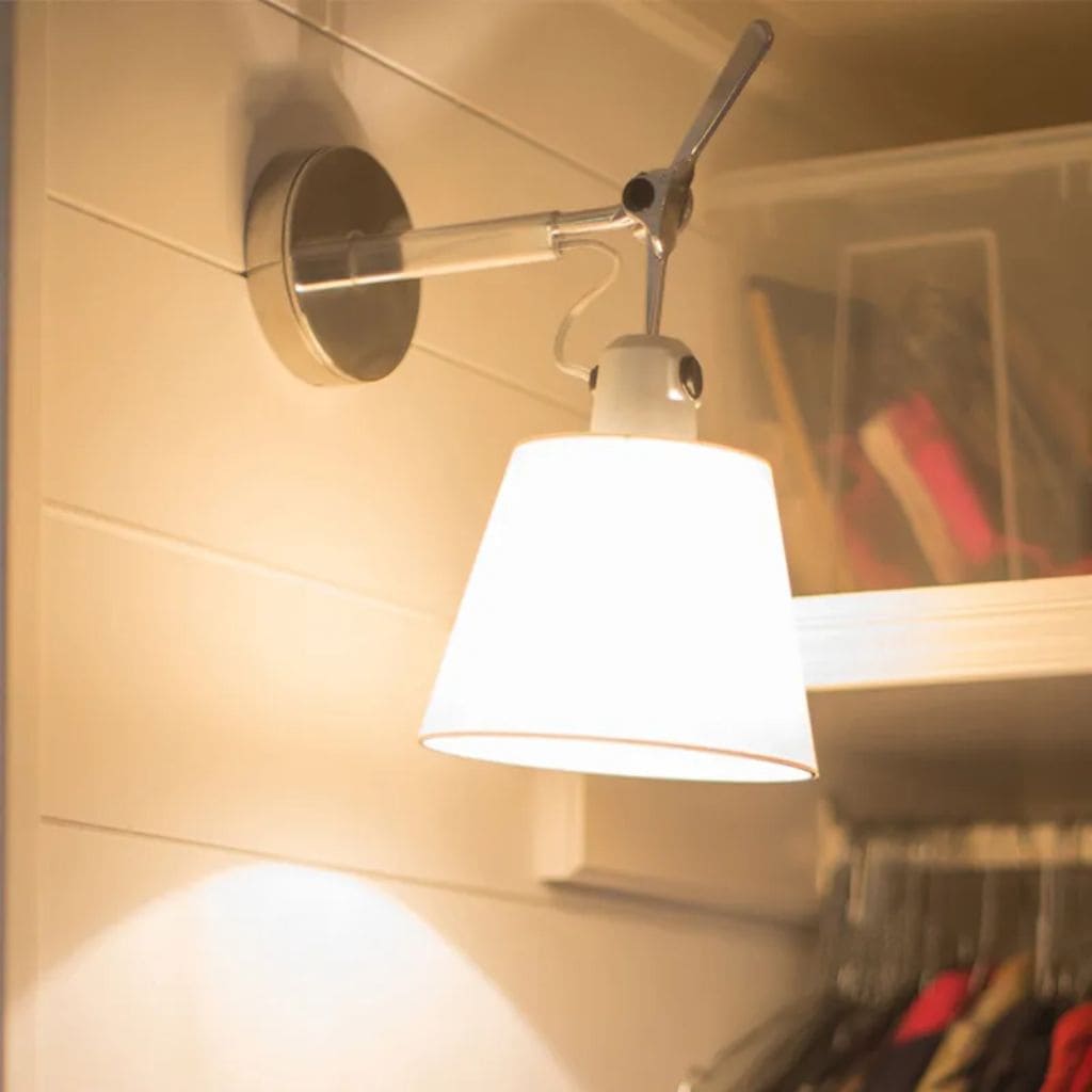 Tolomeo wall light