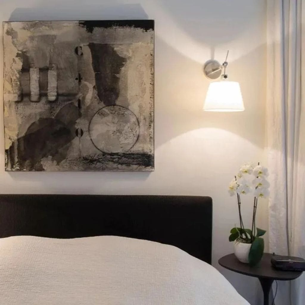 Tolomeo wall light