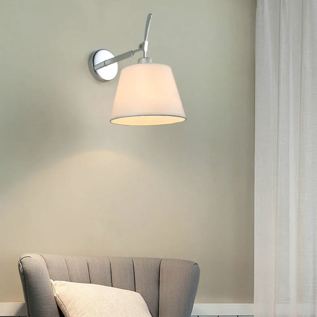 Tolomeo wall light