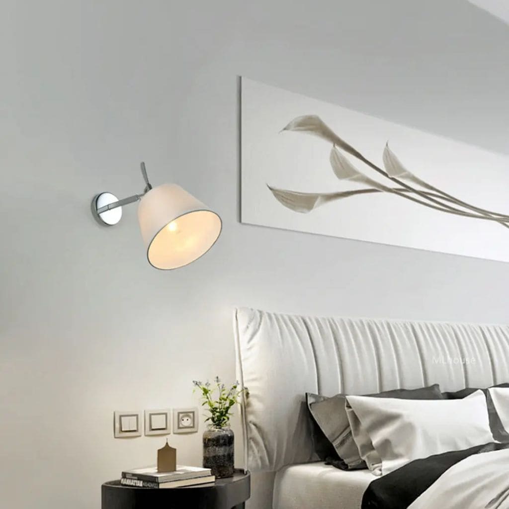 Tolomeo wall light