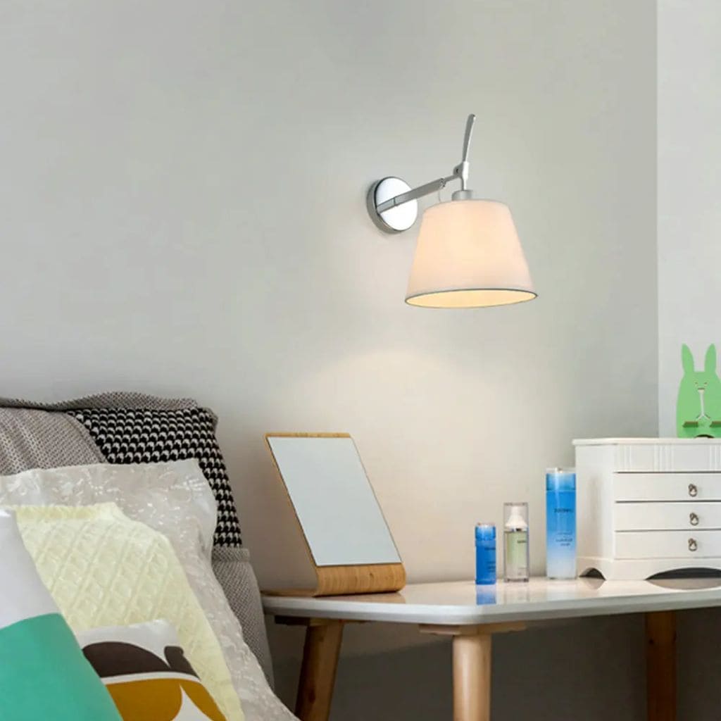 Tolomeo wall light
