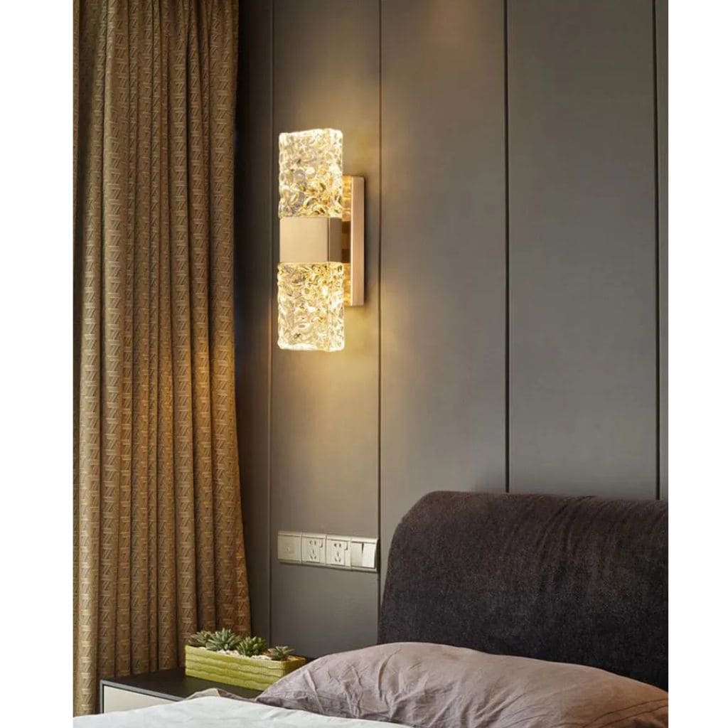 Luxury wall lamp in rectangular crystals