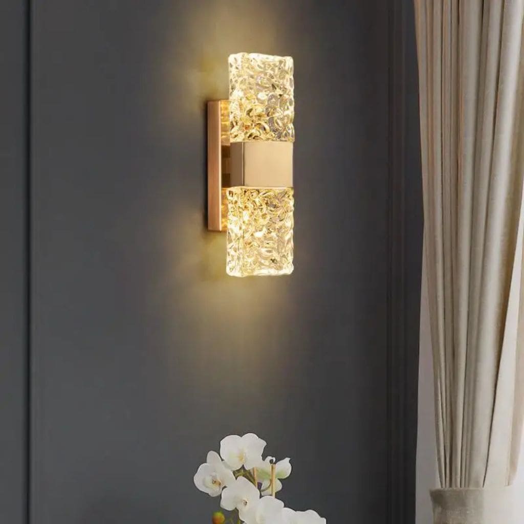 Luxury wall lamp in rectangular crystals