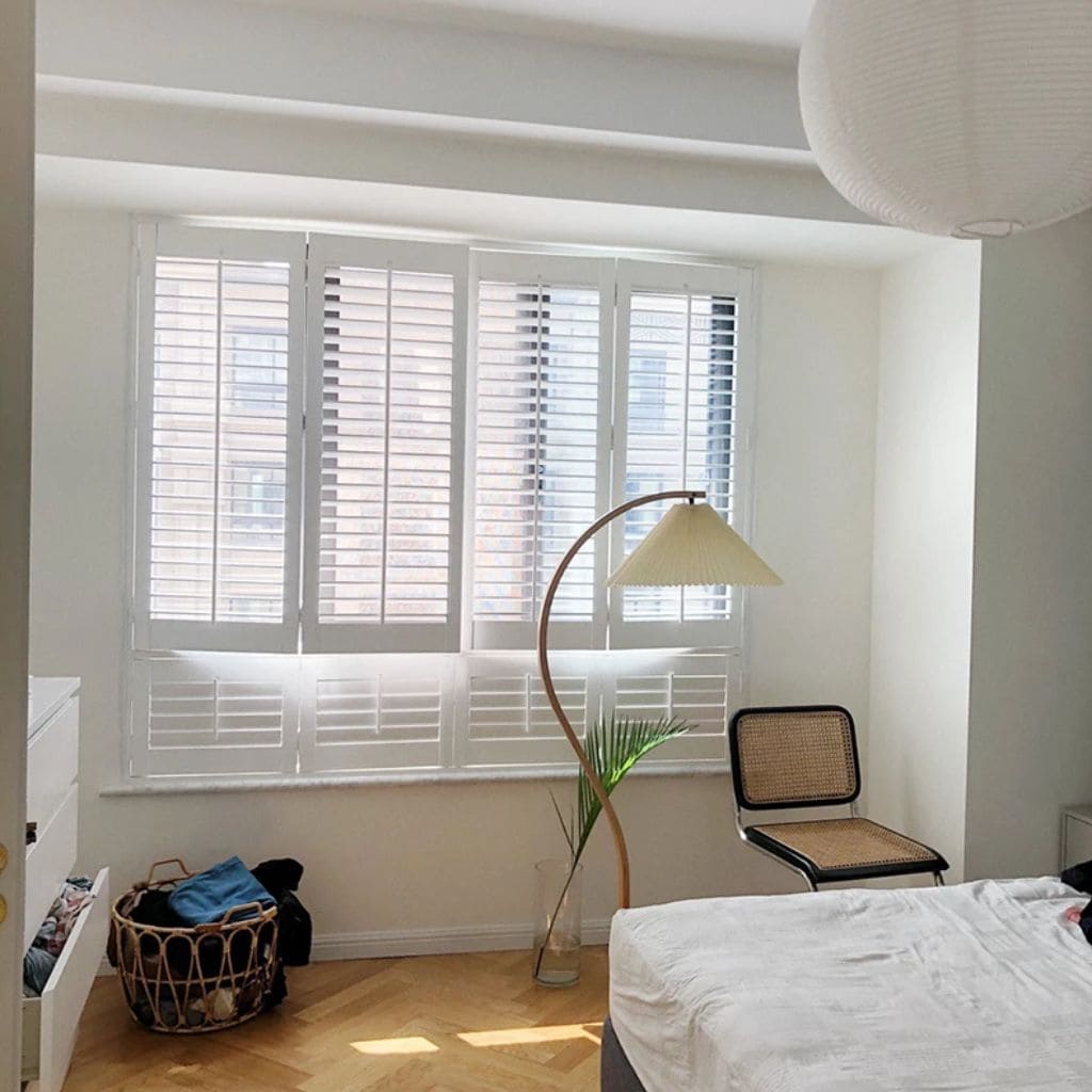 Solid wood lamp with LED lighting