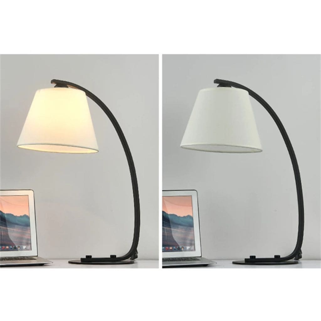 Modern and simple table lamp