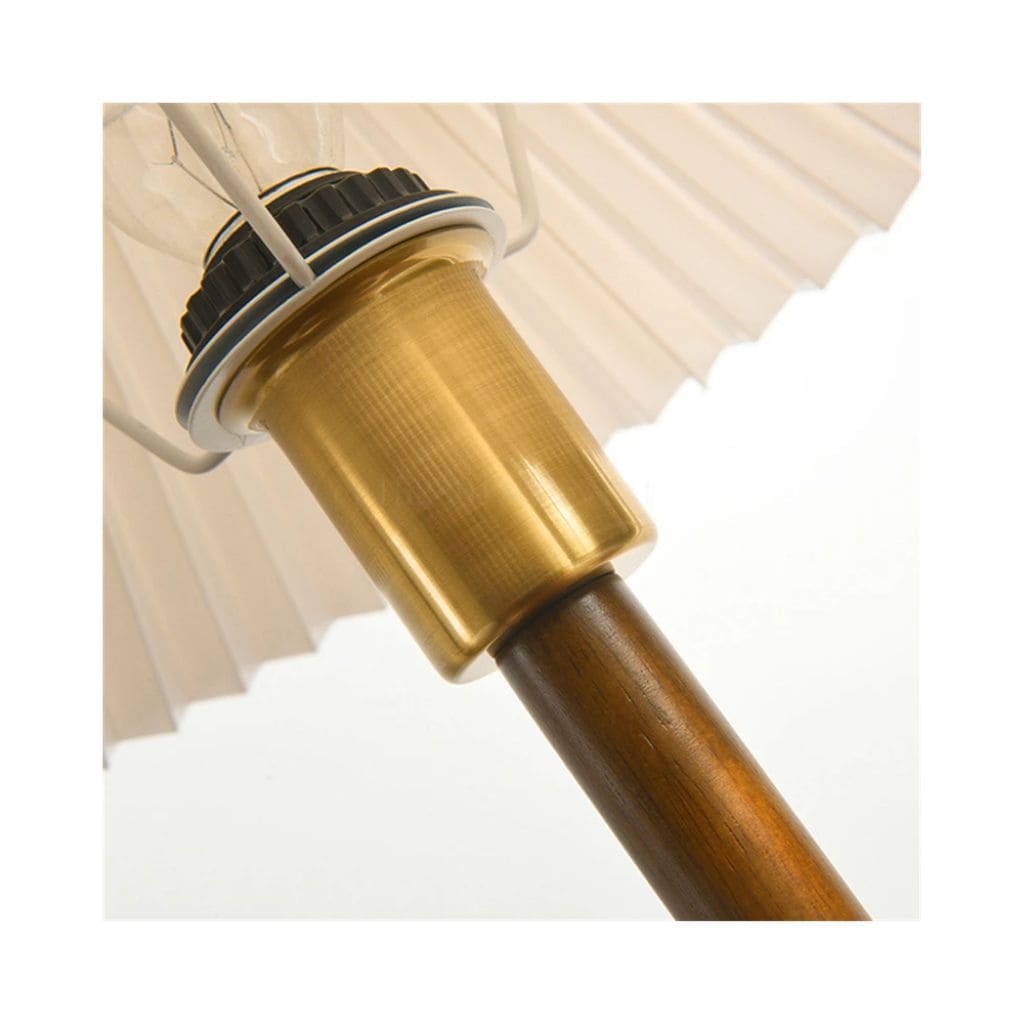 Nordic table lamp in solid wood