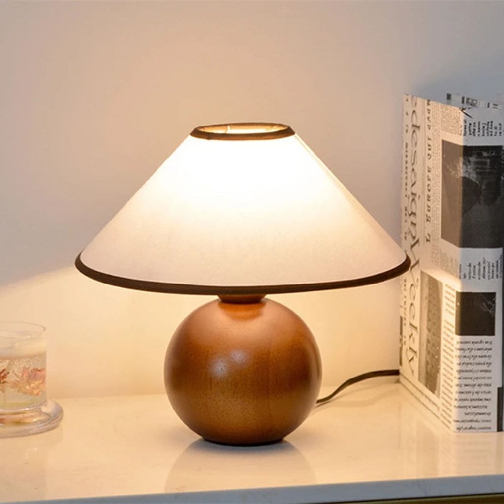 American vintage table lamp in solid wood