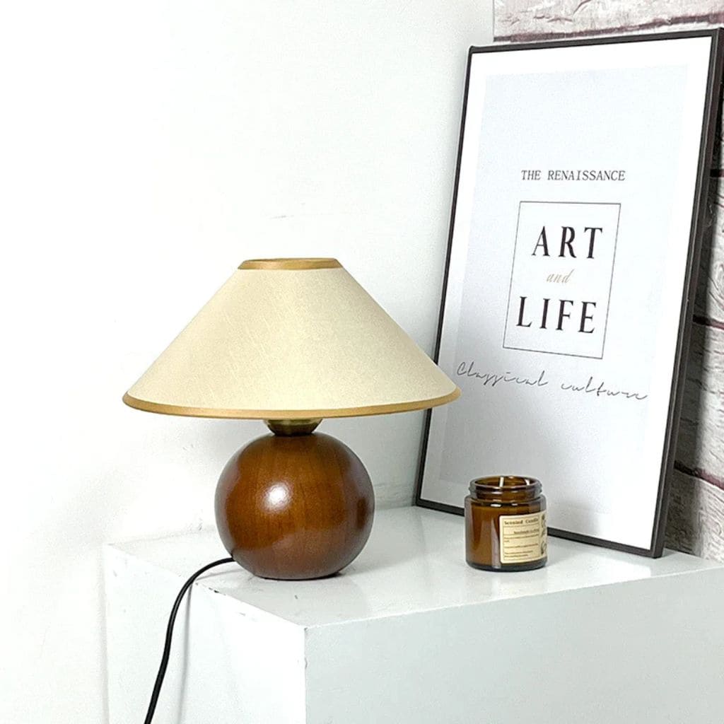 American vintage table lamp in solid wood