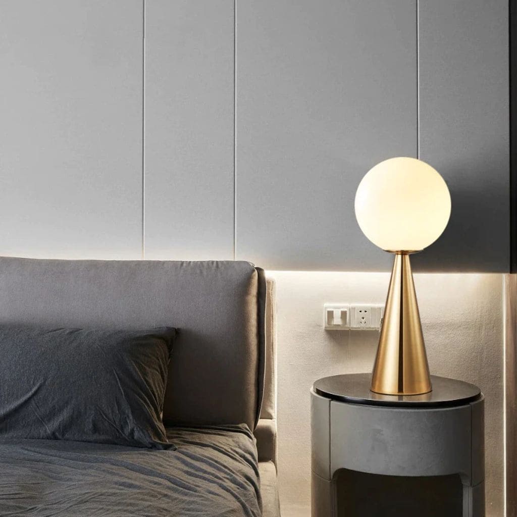 Postmodern Table Lamp in the shape of a cone