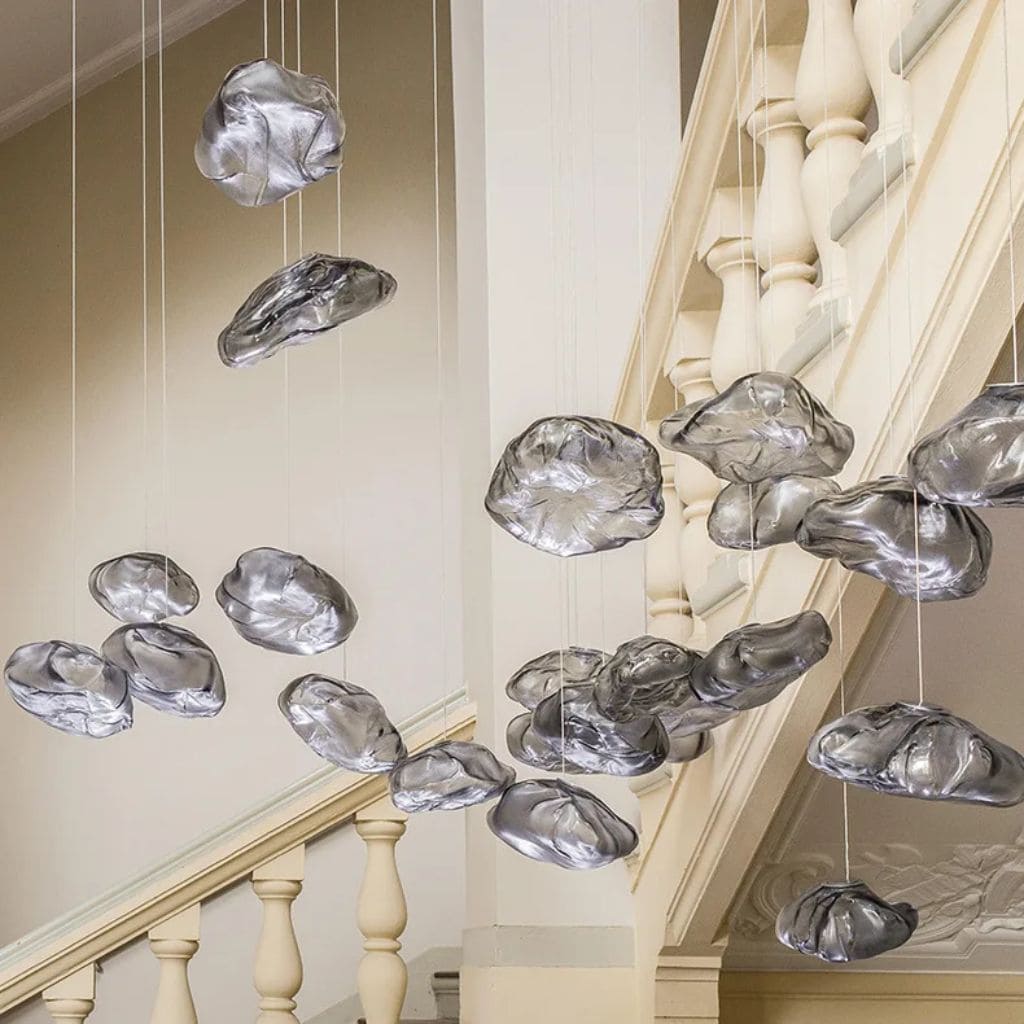 Suspended luminaire in blown glass