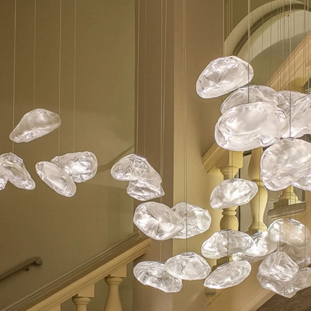 Suspended luminaire in blown glass