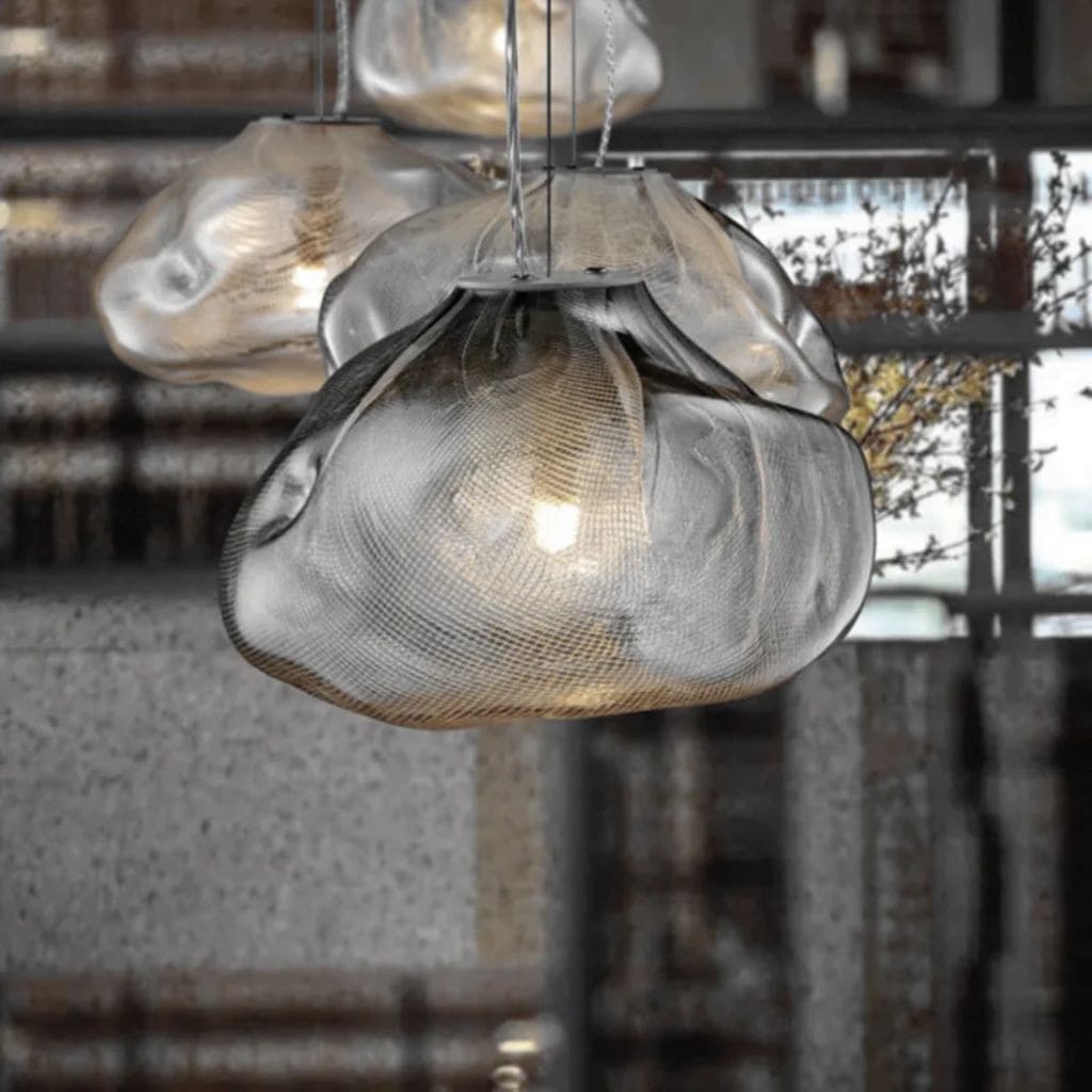 Suspended luminaire in blown glass