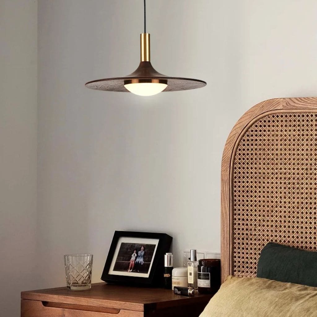 LED luster in Solid Wood of Noyer
