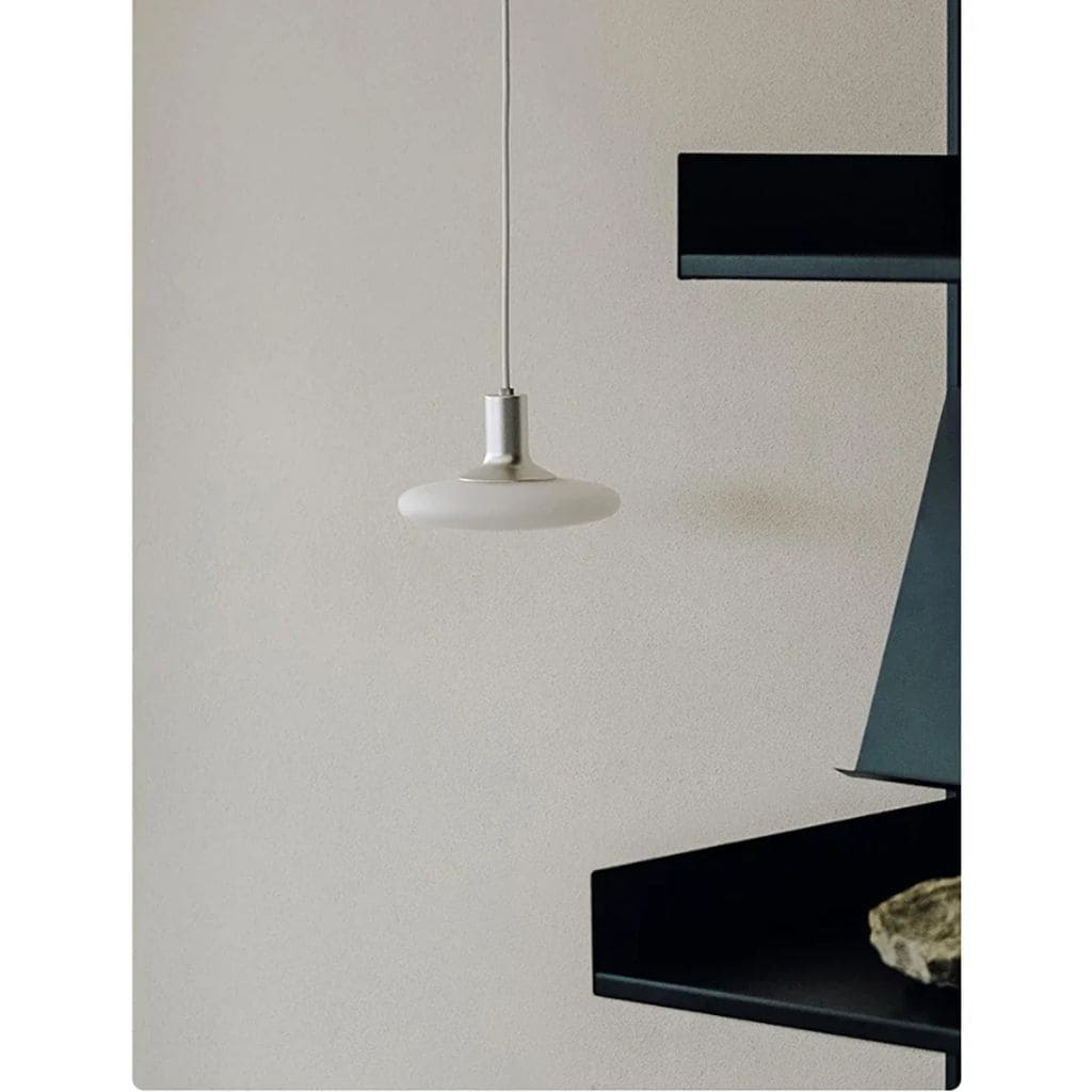 Elegant & timeless minimalist suspension