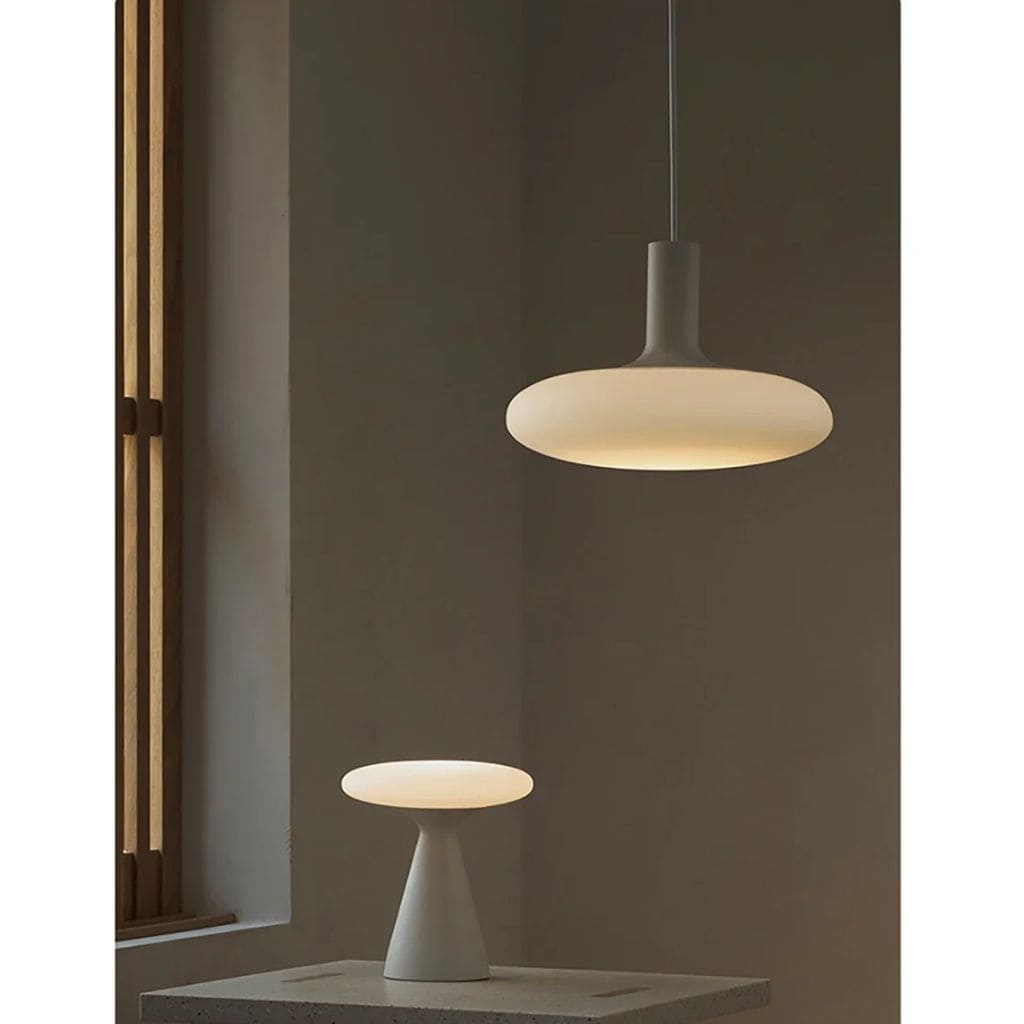 Elegant &amp; timeless minimalist suspension