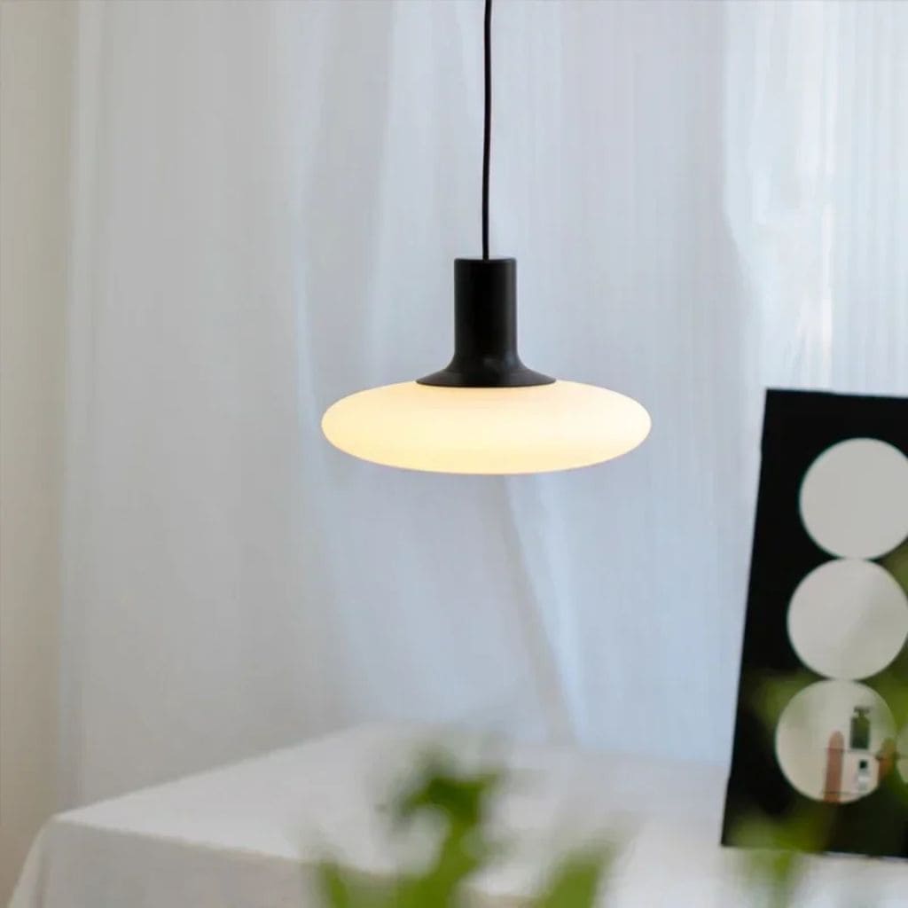 Elegant & timeless minimalist suspension