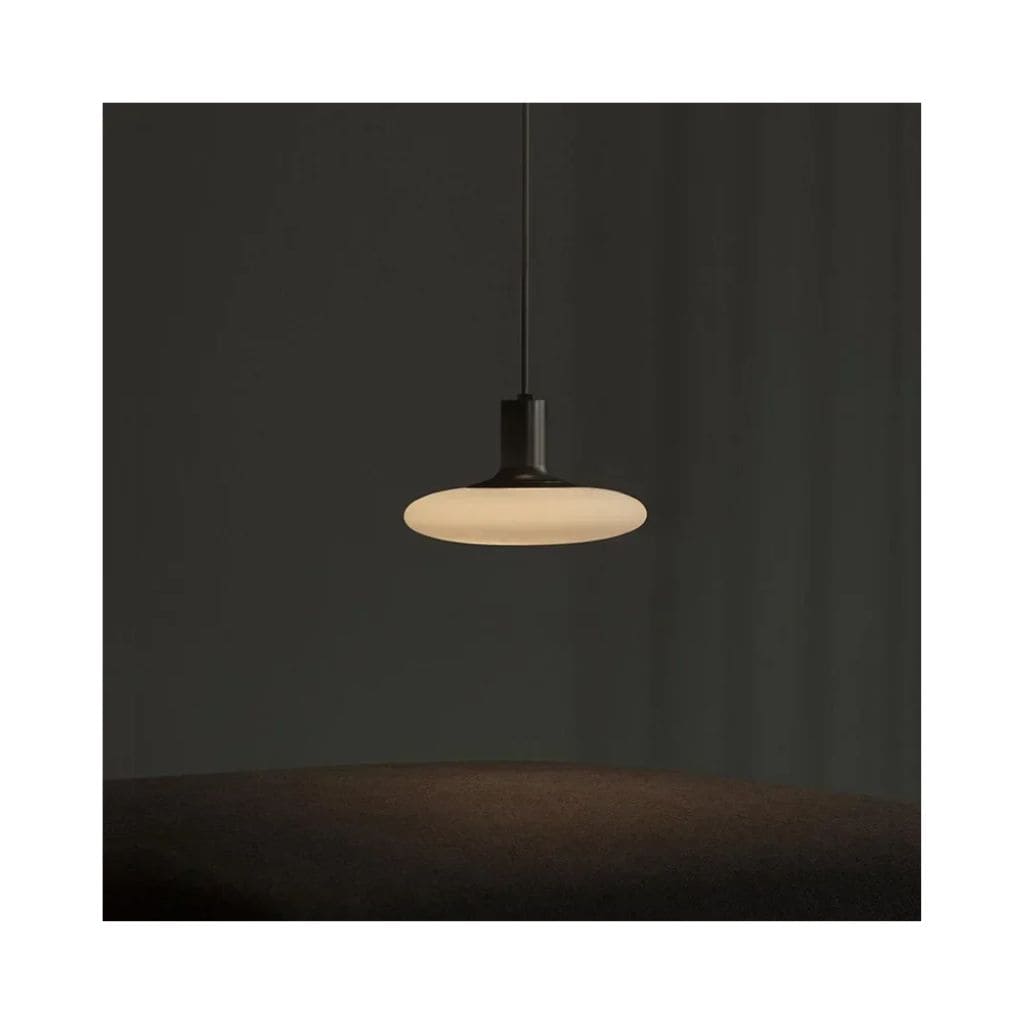 Elegant & timeless minimalist suspension