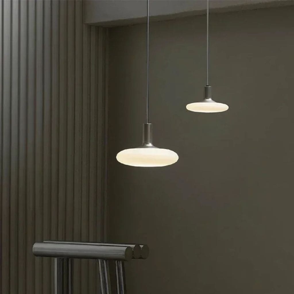 Elegant & timeless minimalist suspension