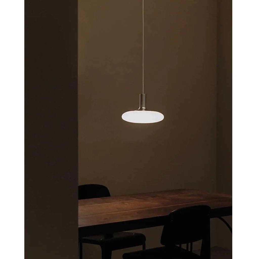 Elegant & timeless minimalist suspension